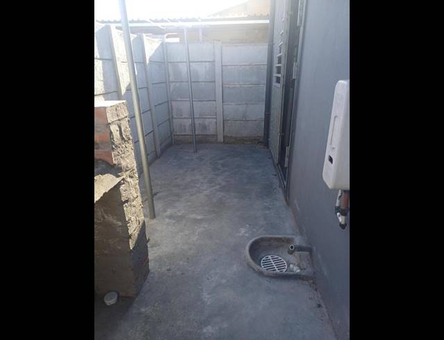 2 BEDROOM HOUSE FOR SALE IN RAVENSMEAD